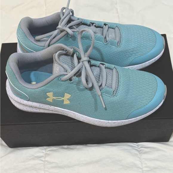 Under Armour Charged Pursuit 2 Women’s Running Sneakers Like New sz 6.5 Y - Picture 1 of 6